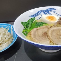 ขิงโซราเม็งพร้อมถั่วงอก