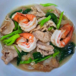 (มังกรทอง) ราดหน้ากุ้ง