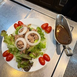 สลัดทูน่า TUNA SALAD