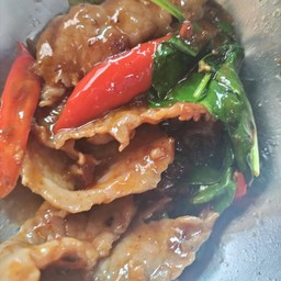 ข้าวราดผัดโหรพา(ในภาพเป็นเนื้อน่ะค่ะ)