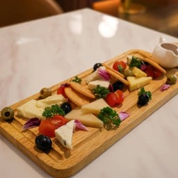 Cheese Plate (v)