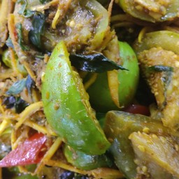 ผัดฉ่ามะเขือเปราะ