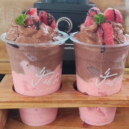 โกโก้นมสด x สตอเบอร์รี่