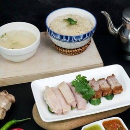 ข้าวมันไก่ต้ม+หมูกรอบ