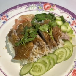 หวานเจี๊ยบ ข้าวหน้าเป็ดต้มพะโล้ หนองแขม