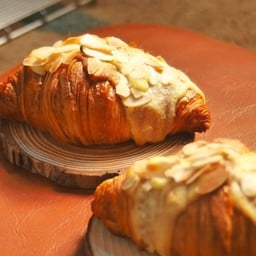 ครัวซองอัลมอนด์