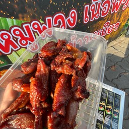 หมูพวงแดดเดียวทอด จิ้มแจ่วข้าวเหนียวร้อนๆ