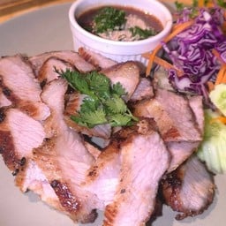 คอหมูย่างจิ้มแจ่ว