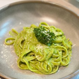 Fettuccine Pesto Sauce (v)