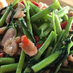 ผัดผักบุ้งหมูชิ้น