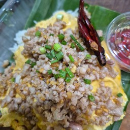 ข้าว ไข่ข้นหมูสับผัดกระเทียมพริกไทย