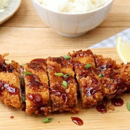 Tonkatsu Larb とんかつ ทงคัตซึลาบ