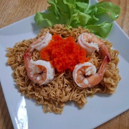 มาม่าผัดไข่กุ้ง