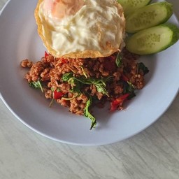 ผัดกระเพราหมูสับราดข้าว+ไข่ดาวหรือไข่เจียว