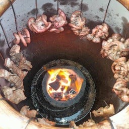หมู อบโอ่งนายช่าง
