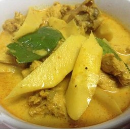 แกงกะทิไก่หน่อไม้