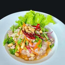 ยำวุ้นเส้น + มาม่า