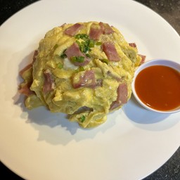 Creamy Omelet with Ham On rice (ข้าวไข่ข้นแฮม)