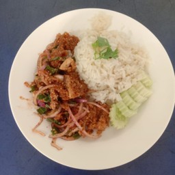 ข้าวยำไก่แซ่บ