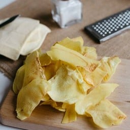 Crispy Durian Pizza with Grilled Raclette Cheese
พิซซ่าทุเรียนทอดย่างชีสสวิส