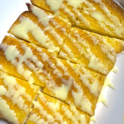 ปังปิ้งเนย-ซอสไวท์ช็อคโกแลต