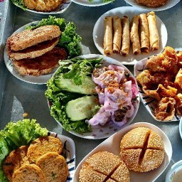 ครัวกาแฟนักร้อง อาหารตามสั่งอาหารเจ ติ่มซำ ชากาแฟ