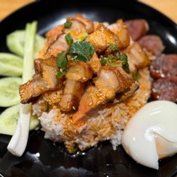 ข้าวหมูกรอบ พิเศษ