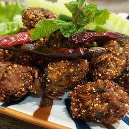 ลาบหมูทอด