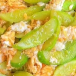 แตงกวาผัดไข่ กับข้าว