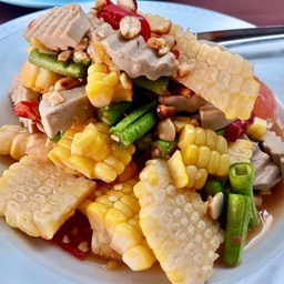 ตำข้าวโพดไก่ยอ