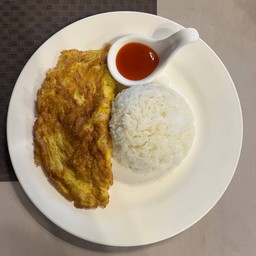 Thai Omelet with rice (ข้าวราดไข่เจียว)