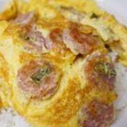 ไข่เจียวแหนม ราดข้าว