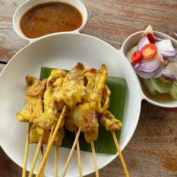 หมูสะเต๊ะ เม้งโภชนา