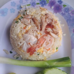 ข้าวผัดรวมมิตร+ไข่ดาว