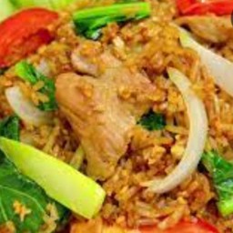 ข้าวผัดรถไฟ หมู