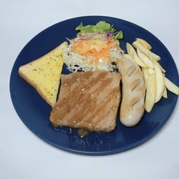 สเต็กเนื้อ+ไส้กรอกลูกวัว