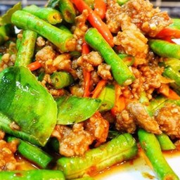 พริกแกงหมูสับถั่ว.ราดข้าว