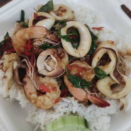 กะเพราทะเลราดข้าว