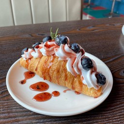 Croissant Blueberry
