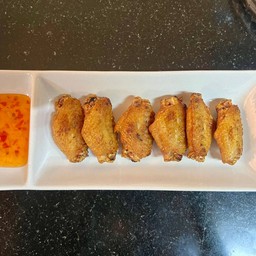 Fried chicken wing (ปีกไก่ทอด)