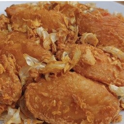 ปีกไก่ทอดกระเทียม (5ชิ้น)