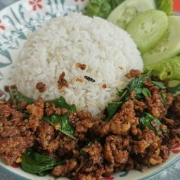 105-1 กะเพรา เนื้อสับ ราดข้าว