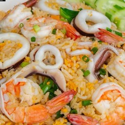 ข้าวผัดทะเล (จานใหญ่) #250