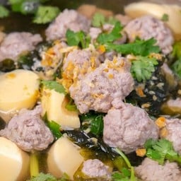 แกงจืดเต้าหู้หมูสับสาหร่าย + ข้าว