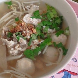 ร้าน อาหารตามสั่ง ก๋วยเตี๋ยว น้ำปั่นปากซอย41