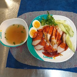 ข้าวหมูแดงหมูกรอบ[อ้วนบางหมูแดงหมูกรอบ]