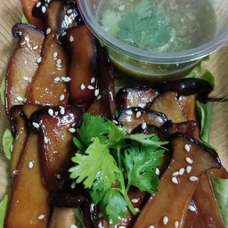 เห็ดออริจิย่างเนย ราดซอสเทอริยากิ+ น้ำจิ้มซีฟู้ด