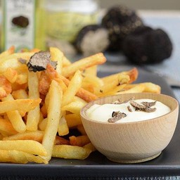 FRENCH FRIES & TRUFFLE MAYONNAISE
