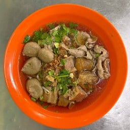 ก๋วยเตี๋ยวยายพร