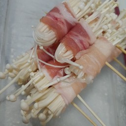 เบค่อนพันเห็ดเข็มทอง